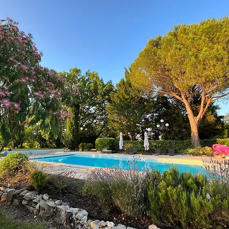 De Claire Fontaine Avec Vue Sur * 蒙弗朗坎